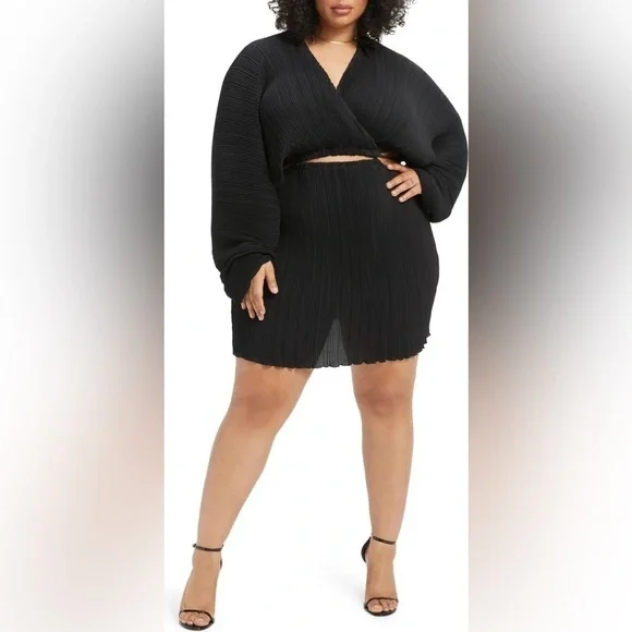 Good American long sleeved cutout plisse dress (black) small - Picture 1 of 8
